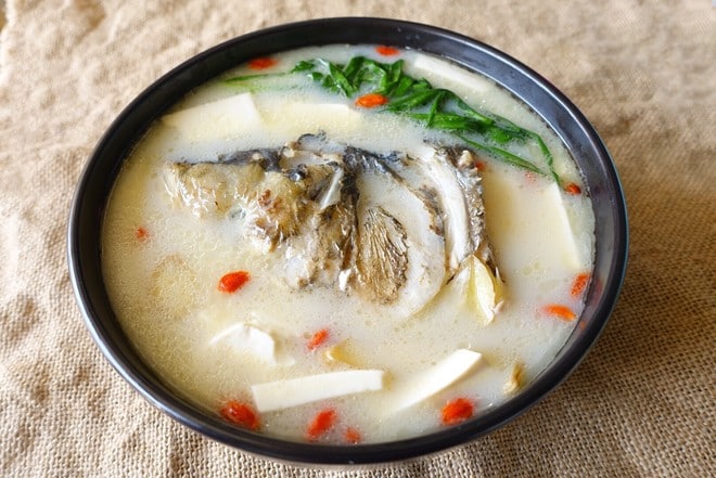 canh đầu cá đậu phụ 